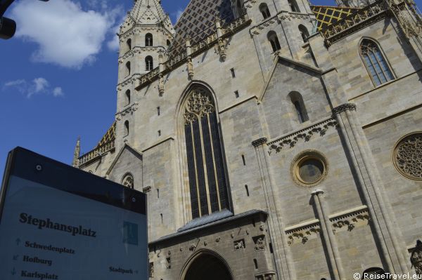 Der Wein gehört zu Wien wie der Stephansdom, Schloss Schönbrunn, die Sängerknaben und das Wiener Schnitzel. 